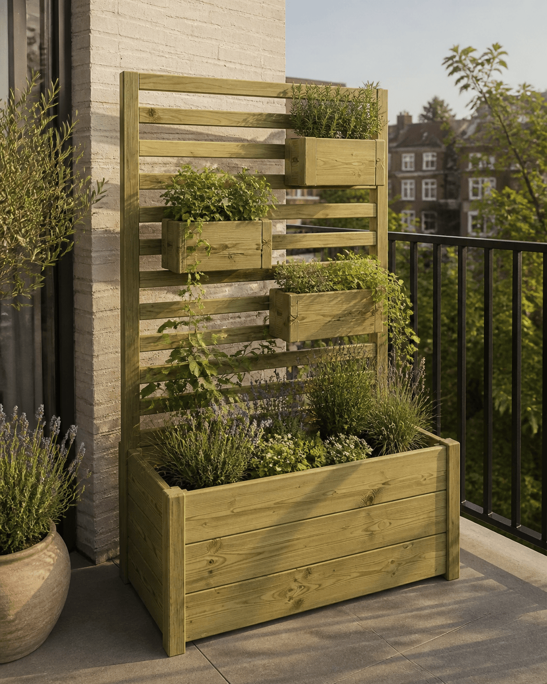 COMVIE Tuinbak met Klimwand op een balkon